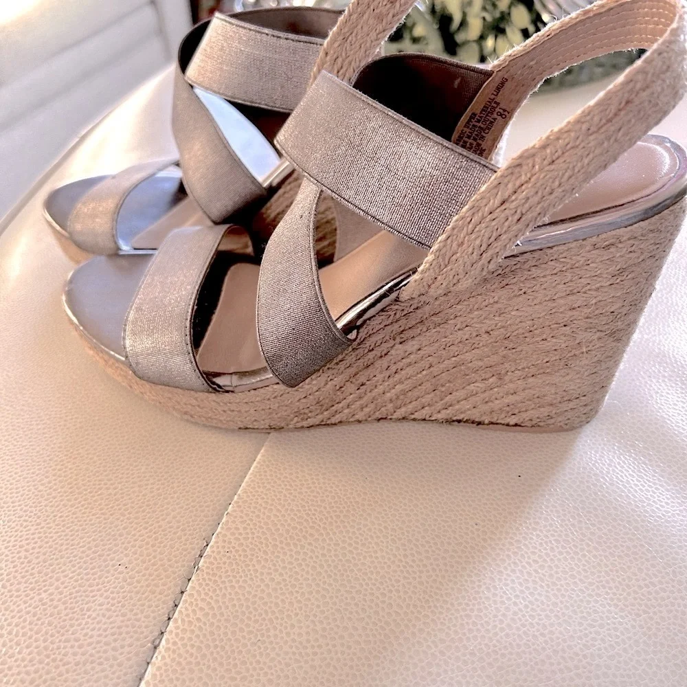 Yellow Box Women's Metallic Espadrille Wedges 8.5 Tan Neutral Strappy Stacked